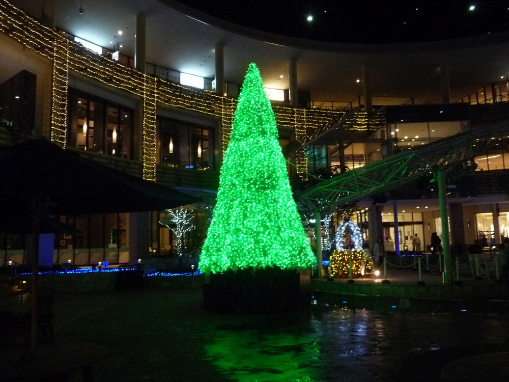 横浜ららぽーとクリスマスツリー2