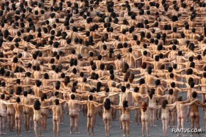 全裸ジオ体操  あるアジアの国での出来事