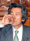 日本人の水の飲み方（小泉純一郎元首相）