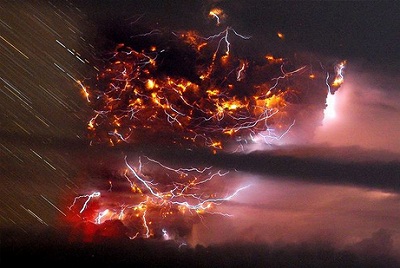 lightning-volcano-puyehue-volcanic-eruption-chile-long-exposure_36299_big.jpg